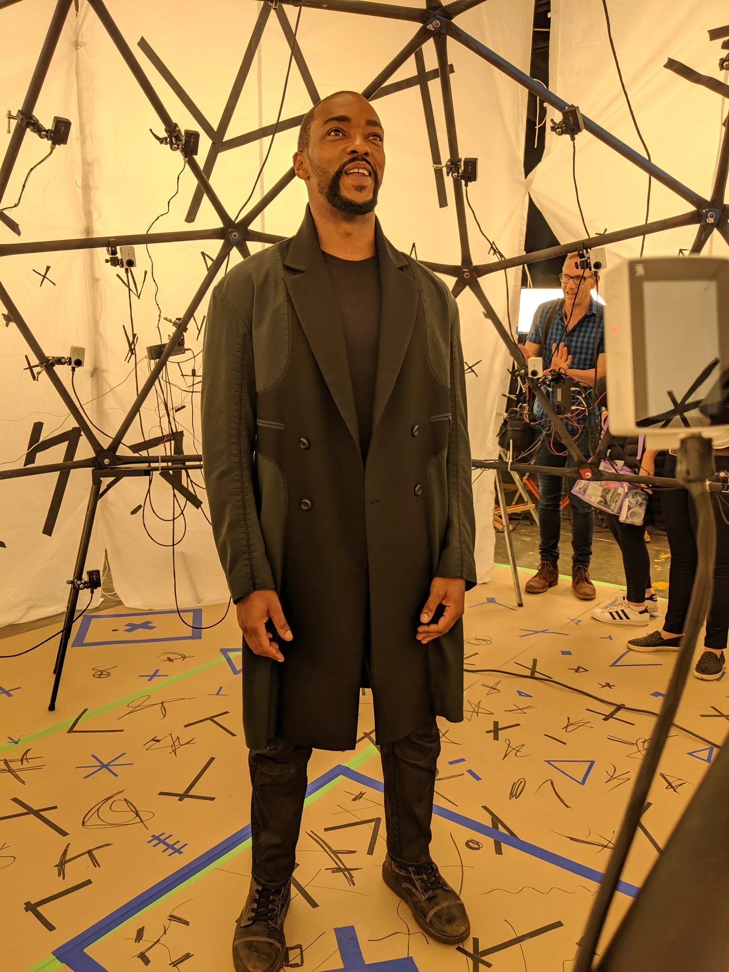 Anthony Mackie inside the portable volumetric capture dome, during the Altered Carbon capture work.