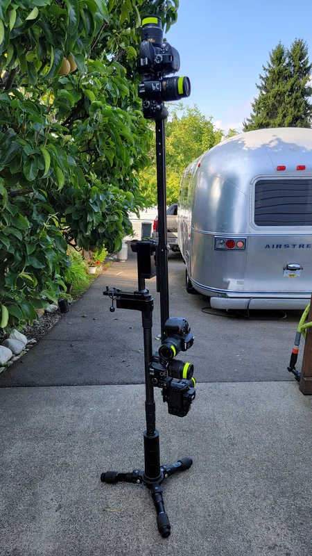 Full portrait view of two-camera rig on support stand.