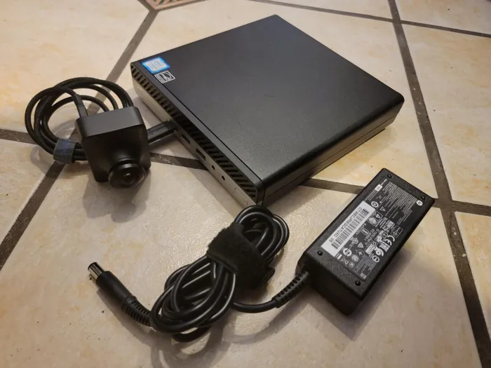 Single-camera Mobile Portrait bench setup with a compact computer.